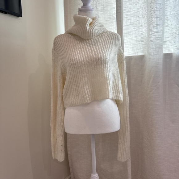 Divided Ribbed Turtleneck Sweater - Picture 3 of 4